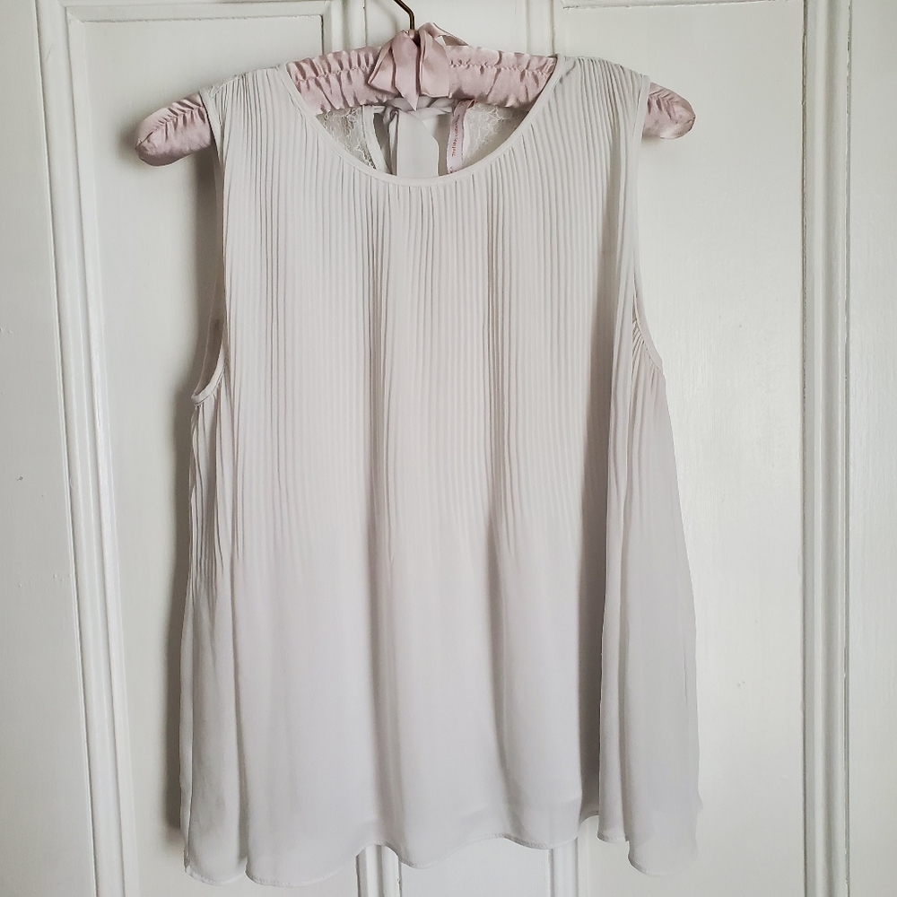 Elegant White Sleeveless Top